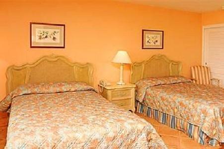 Surf Side Beach Club Mount Pleasant Номер фото